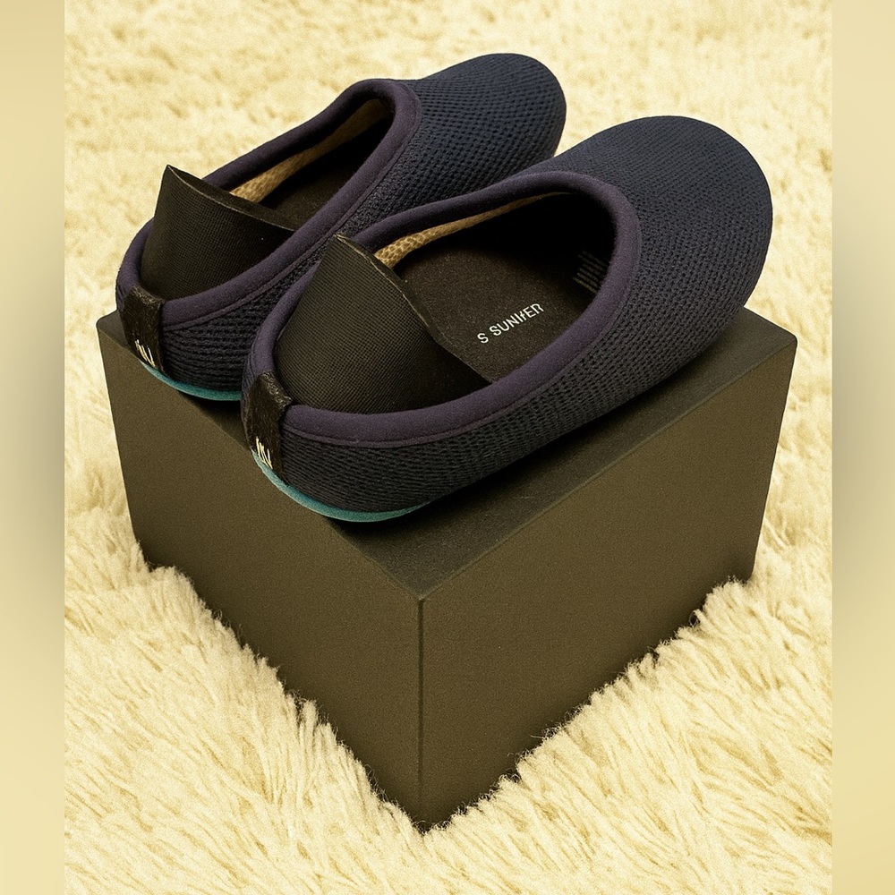 Navy blue Mahabis summer slippers in toddler size 28.